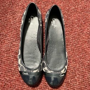 Coach flats